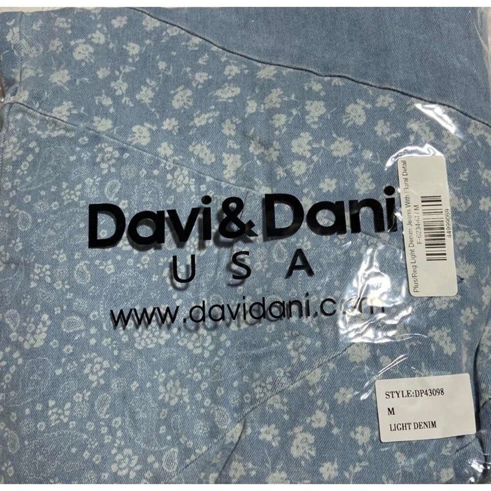 Davi & Dani pants womens size medium 6-8 floral jeans womens jeans boho stretch